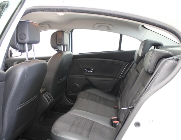 Renault Fluence 7