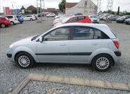 KIA Rio 8