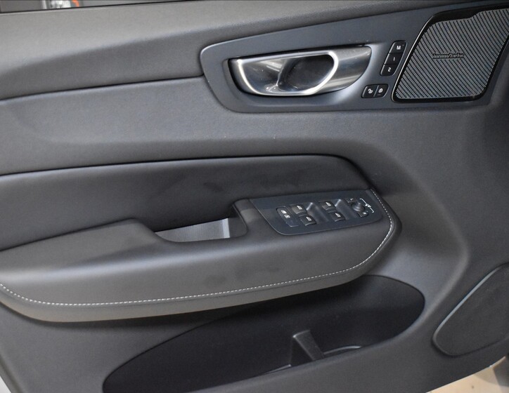Volvo XC60 13