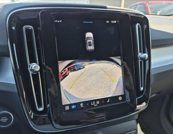 Volvo XC40 16