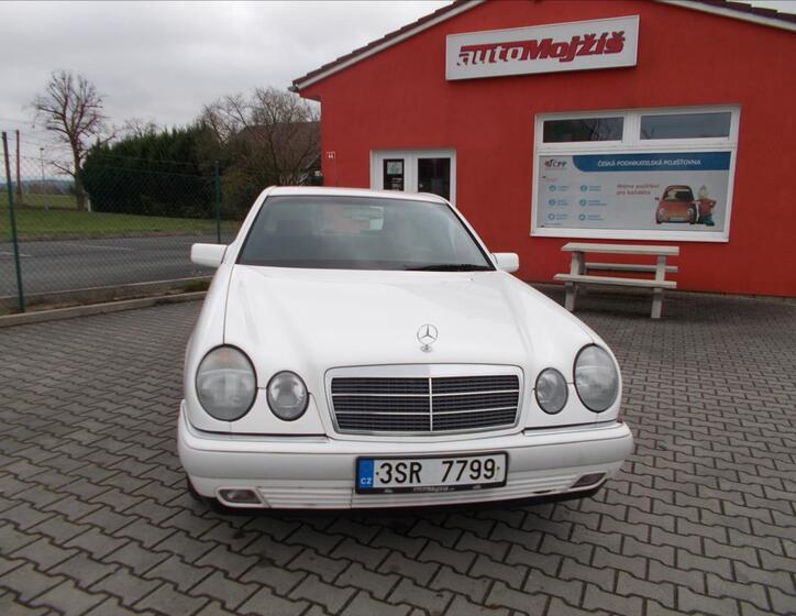 Mercedes-Benz Třídy E 2
