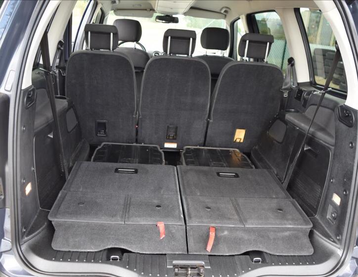 Ford Galaxy 33
