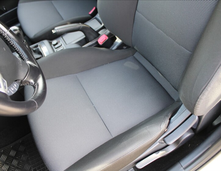 Mitsubishi Lancer 18