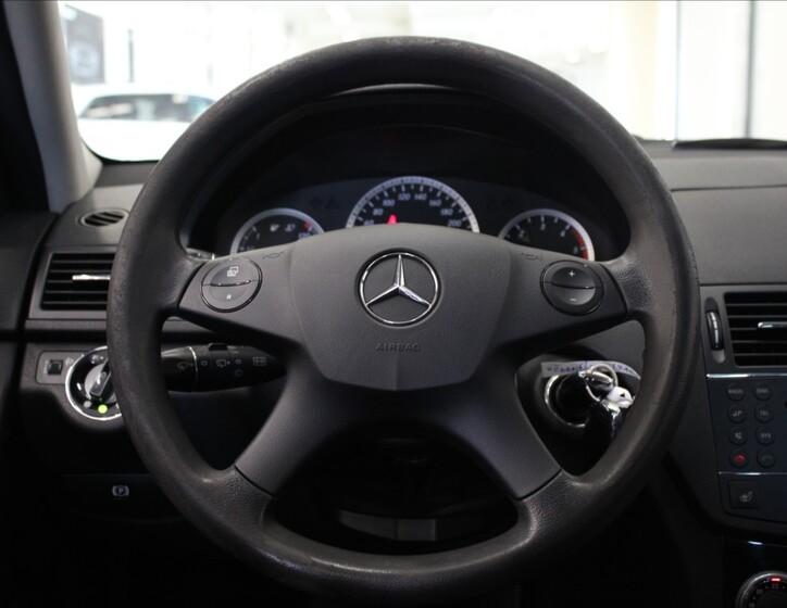Mercedes-Benz Třídy C 9