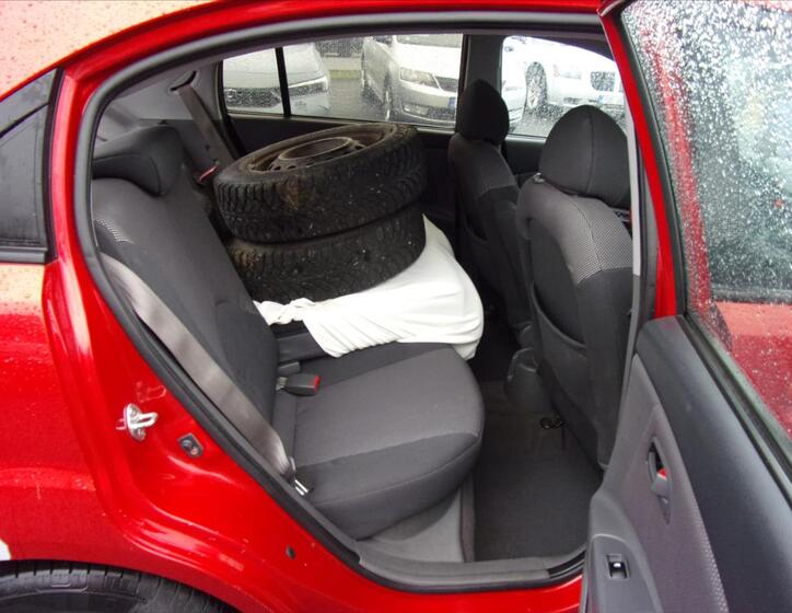 KIA Rio 10
