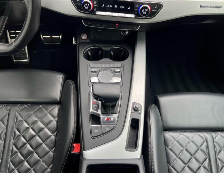Audi S5 40