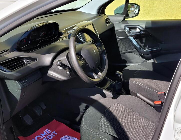 Peugeot 208 25
