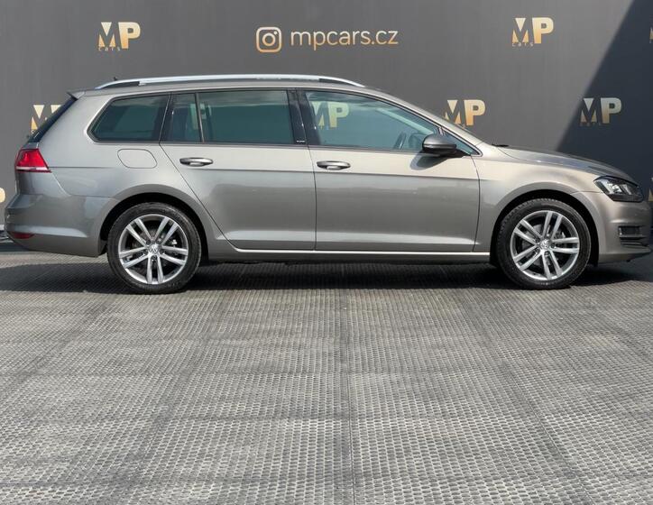 Volkswagen Golf 11