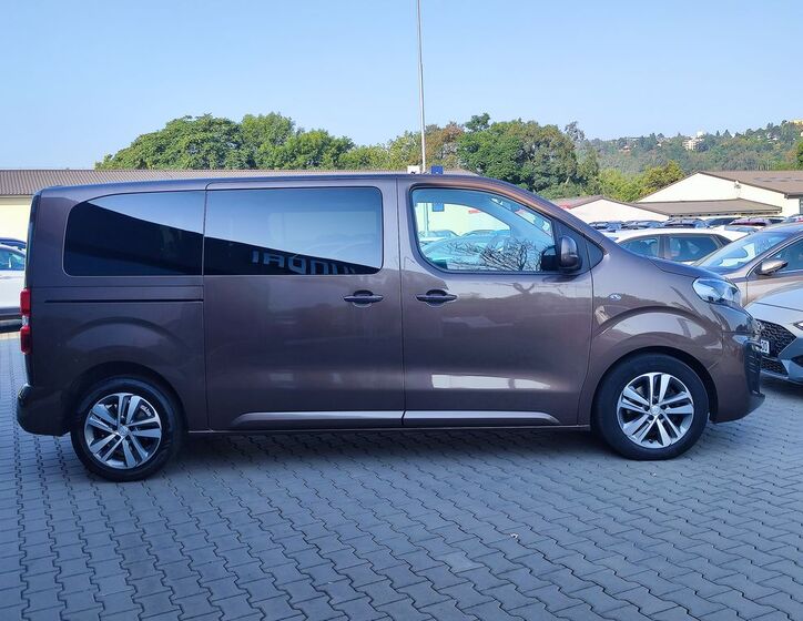 Peugeot Traveller 5