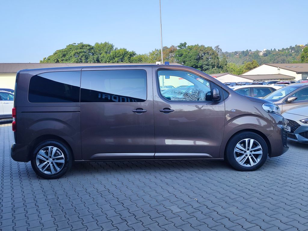 Peugeot Traveller
