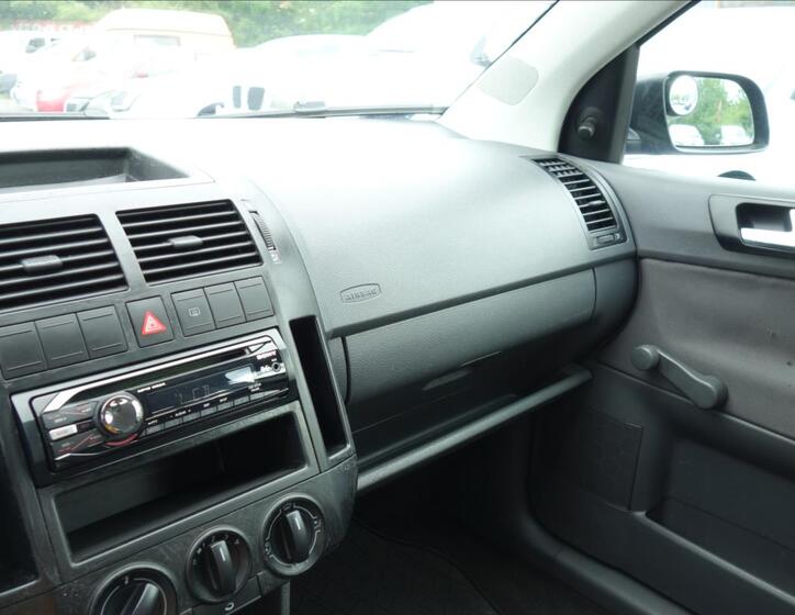 Volkswagen Polo 24