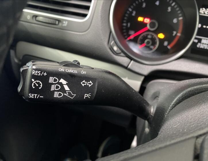 Volkswagen Golf 16