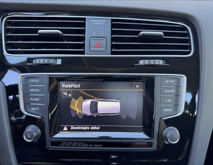 Volkswagen Golf 35