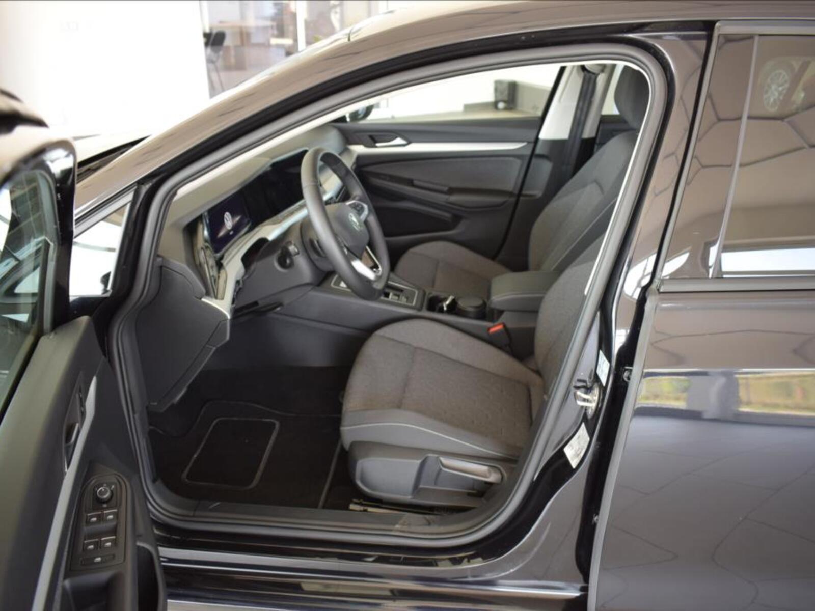 Volkswagen Golf 10