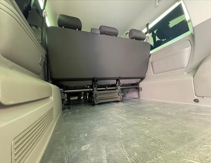 Volkswagen Caravelle 10