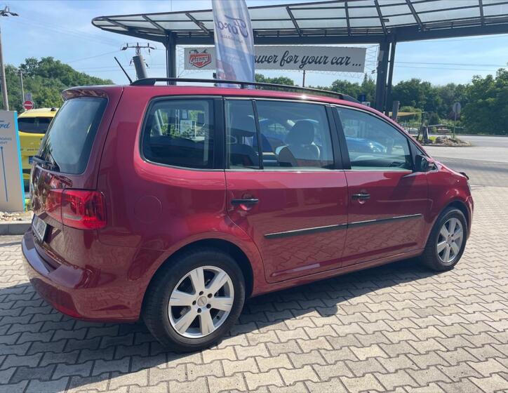 Volkswagen Touran 6