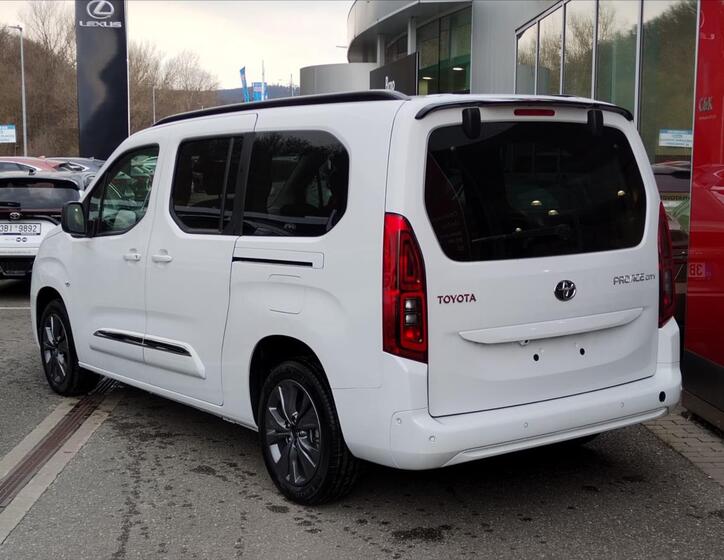 Toyota ProAce City Verso 8