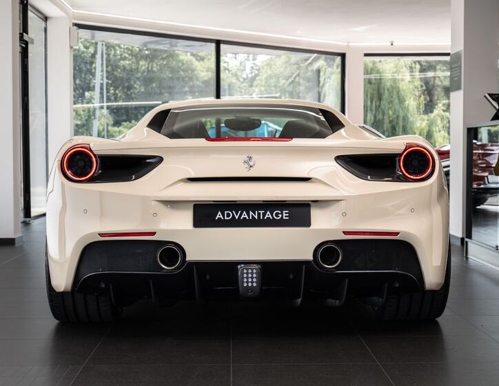 Ferrari 488 19