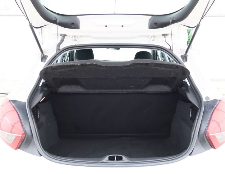 Peugeot 208 10