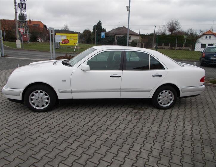 Mercedes-Benz Třídy E 5