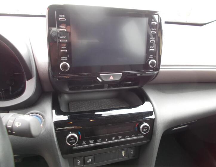 Toyota Yaris 24