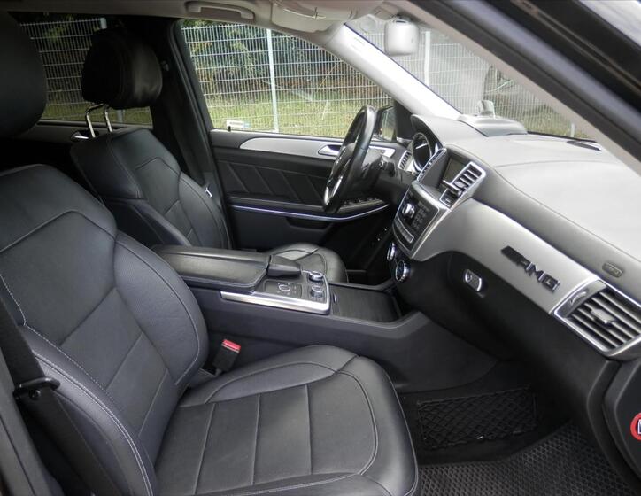 Mercedes-Benz GL 13