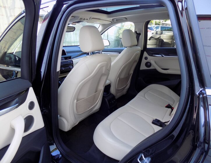 BMW X1 11