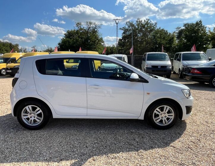 Chevrolet Aveo 8