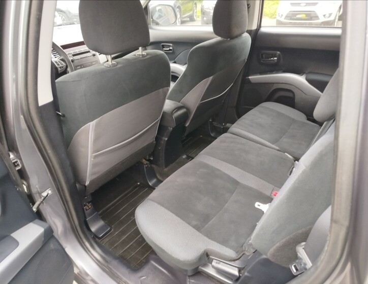 Mitsubishi Outlander 20
