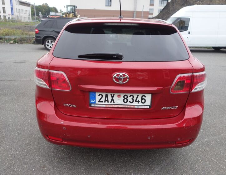 Toyota Avensis 17