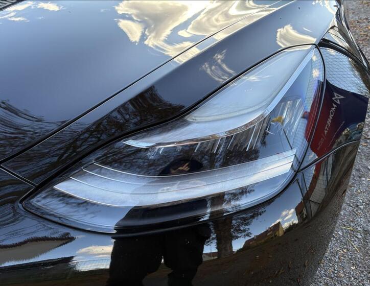 Tesla Model 3 43