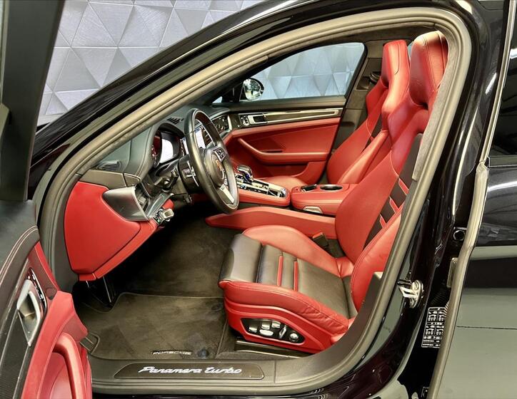Porsche Panamera 10