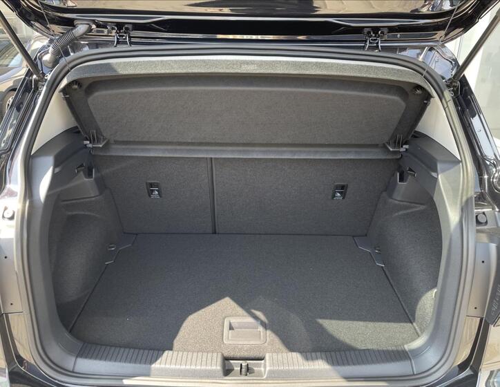 Volkswagen T-Cross 13