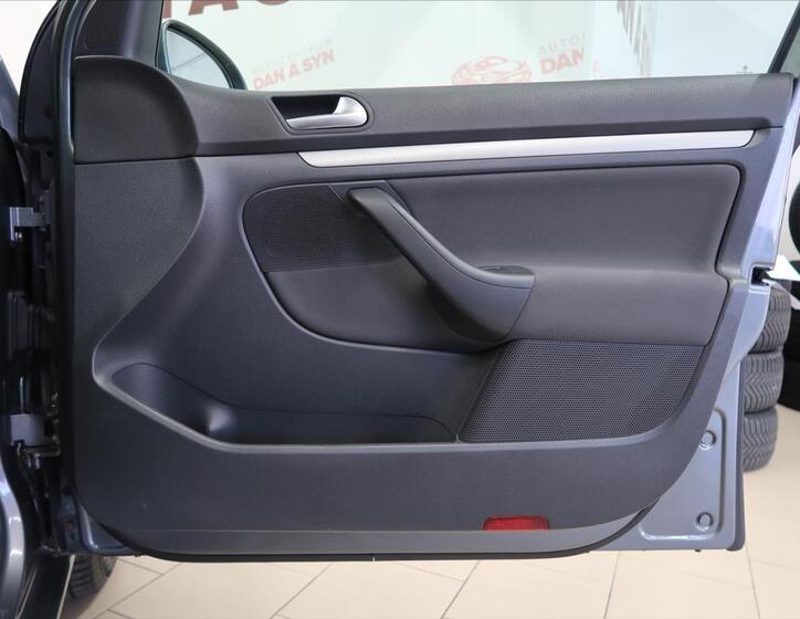 Volkswagen Golf 11