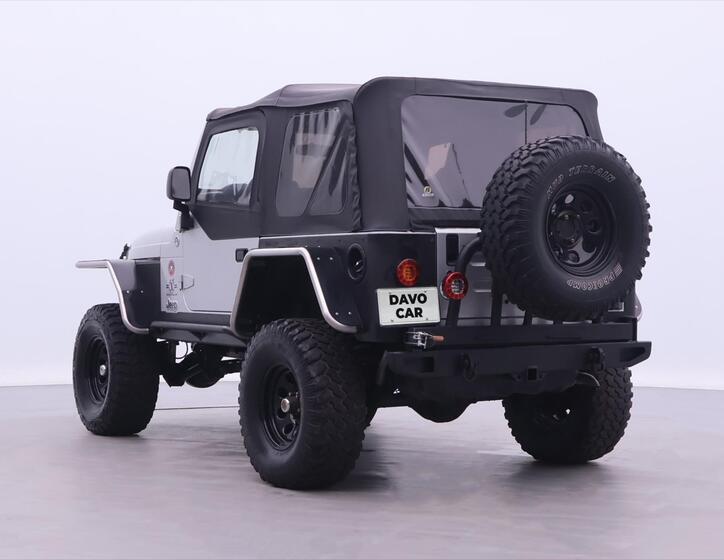 Jeep Wrangler 5