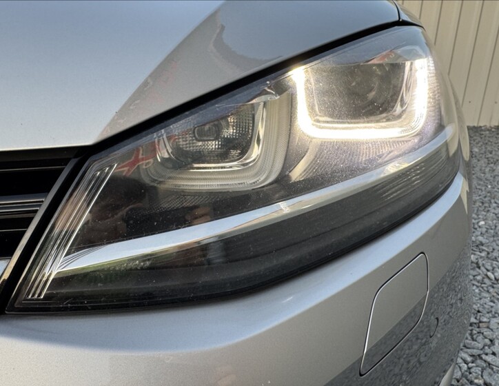 Volkswagen Golf 9