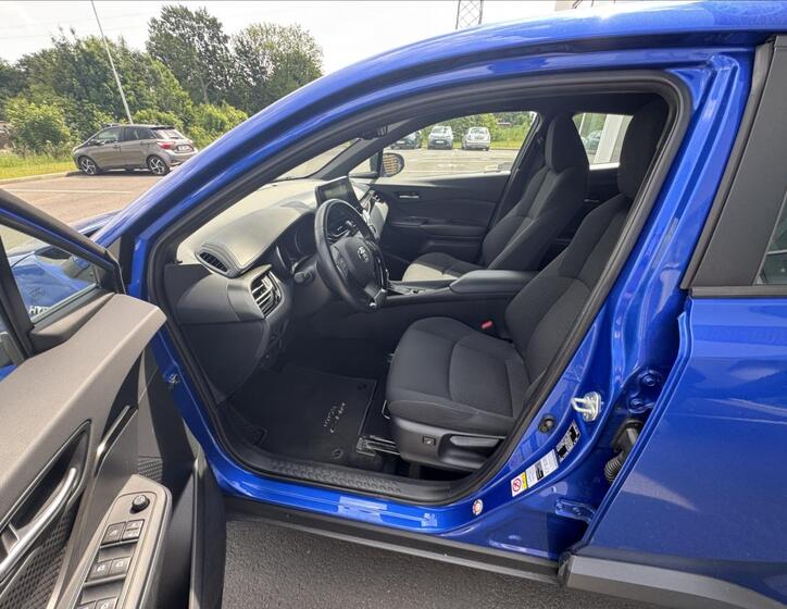 Toyota C-HR 7