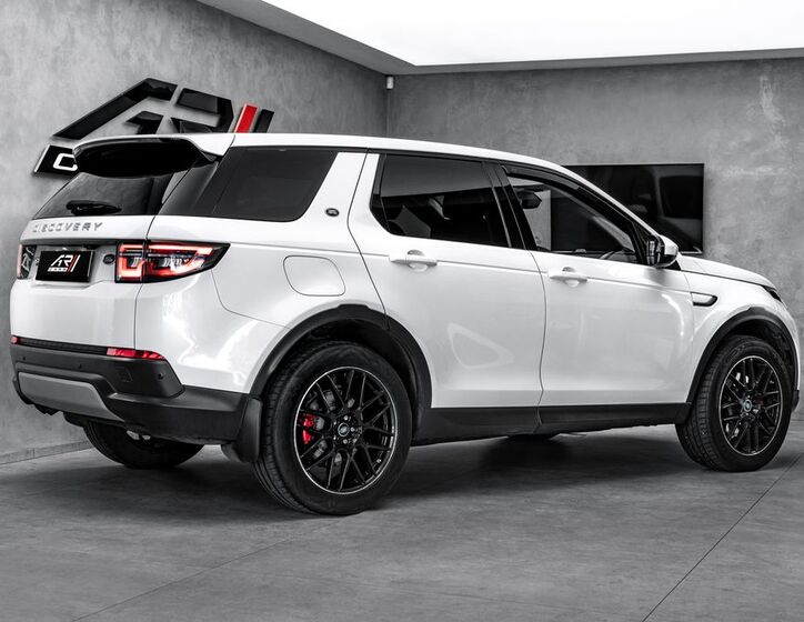 Land Rover Discovery 5