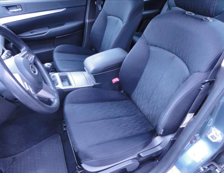 Subaru Legacy 13
