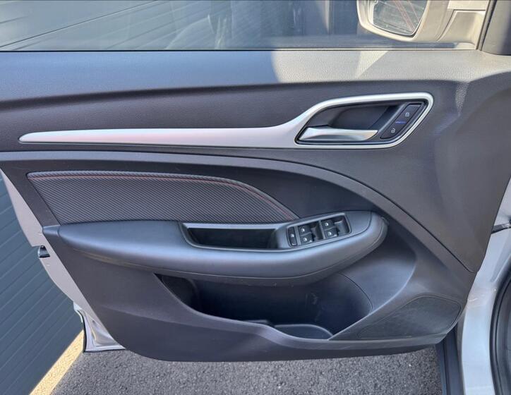 MG ZS 22