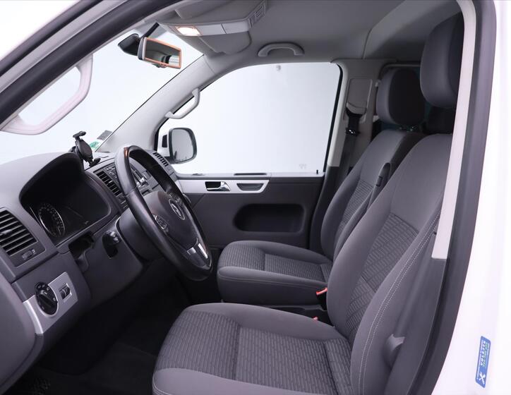Volkswagen Multivan 11