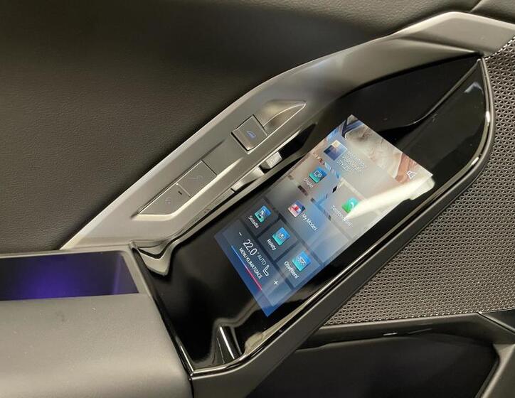 BMW i7 13