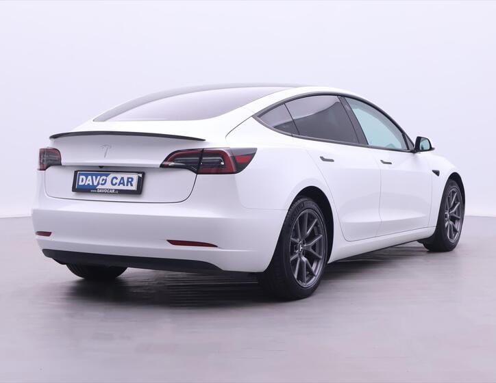 Tesla Model 3 7
