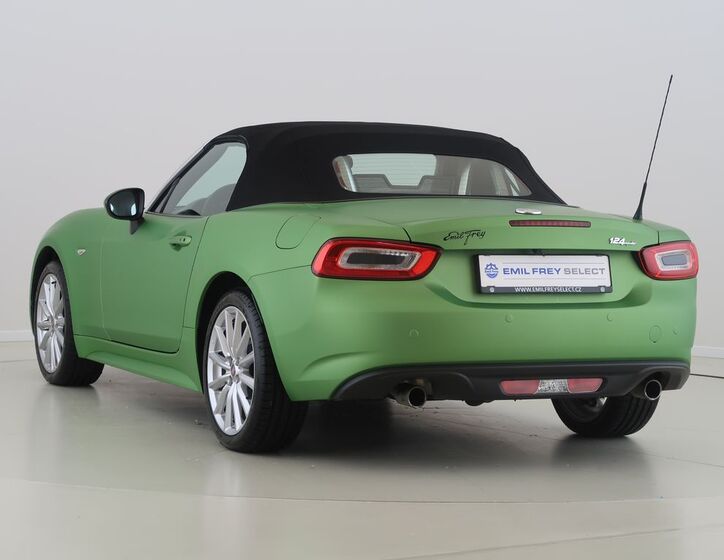Fiat 124 Spider 7
