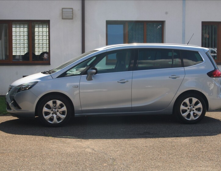 Opel Zafira 6
