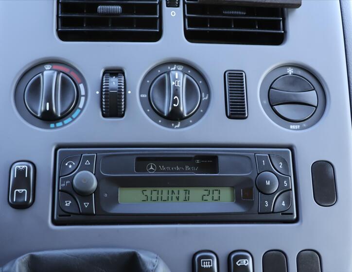 Mercedes-Benz Vito 27