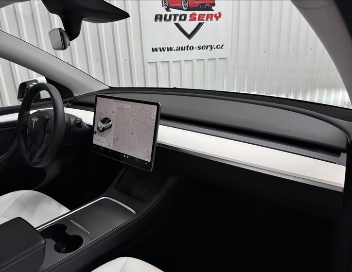 Tesla Model Y 31