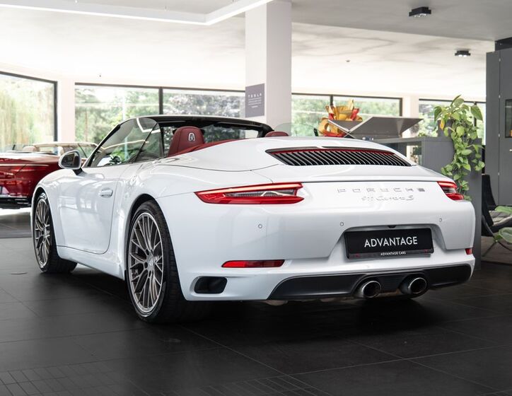 Porsche 911 4