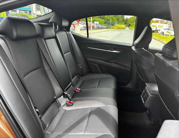 Toyota Camry 10