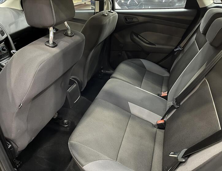 Ford Focus 10